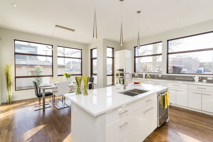Kitchen & Housewares